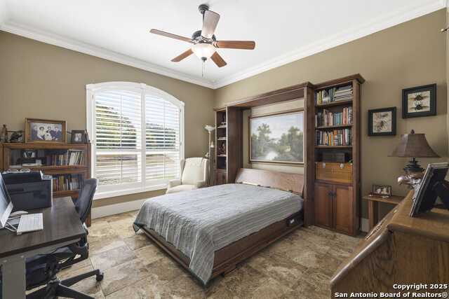 Listing photo id 15 for 150 St Andrews Loop E