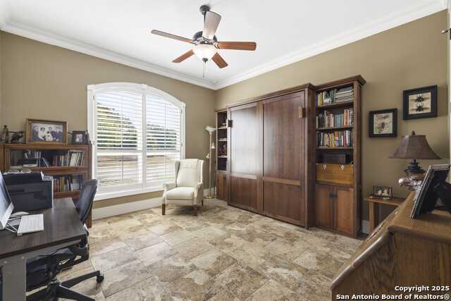 Listing photo id 16 for 150 St Andrews Loop E