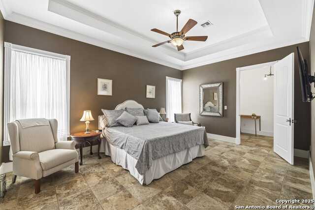 Listing photo id 18 for 150 St Andrews Loop E