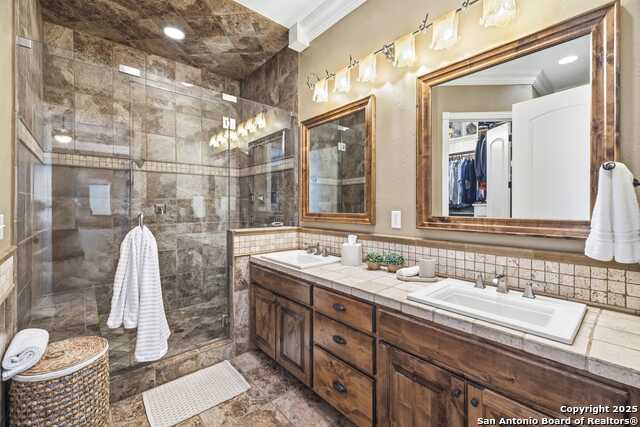 Listing photo id 20 for 150 St Andrews Loop E