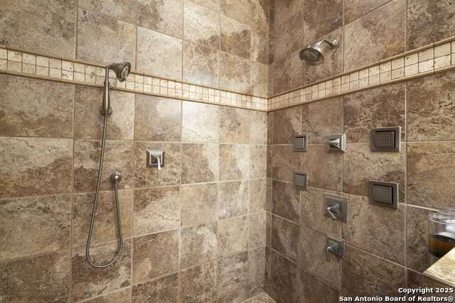 Listing photo id 22 for 150 St Andrews Loop E