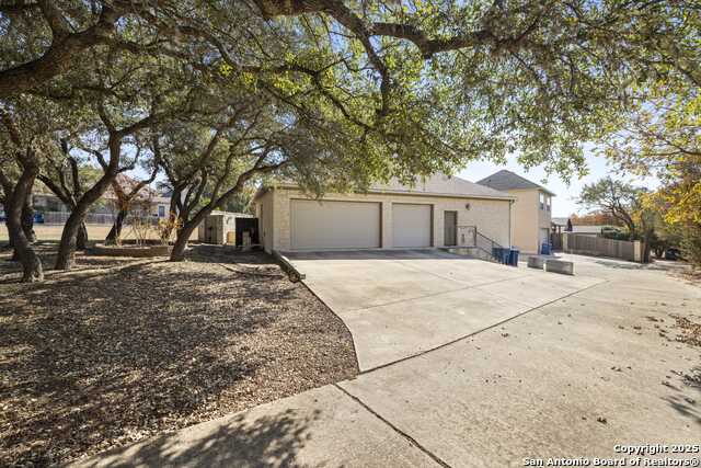 Listing photo id 28 for 150 St Andrews Loop E