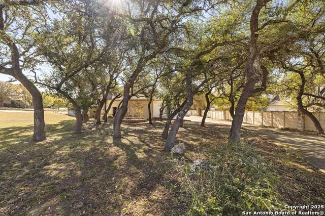 Listing photo id 29 for 150 St Andrews Loop E