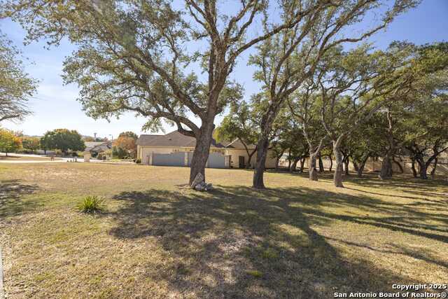 Listing photo id 30 for 150 St Andrews Loop E