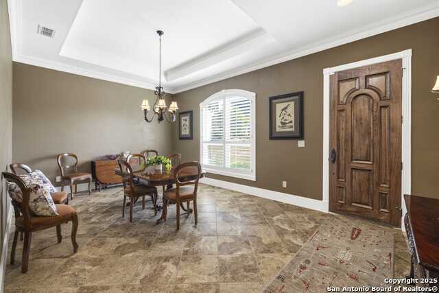 Listing photo id 2 for 150 St Andrews Loop E