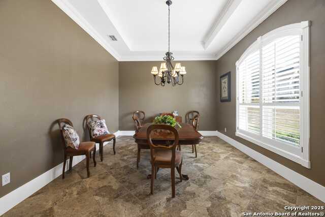 Listing photo id 3 for 150 St Andrews Loop E