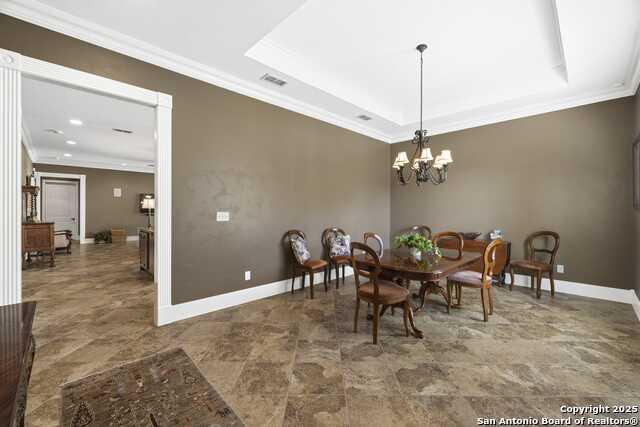 Listing photo id 4 for 150 St Andrews Loop E