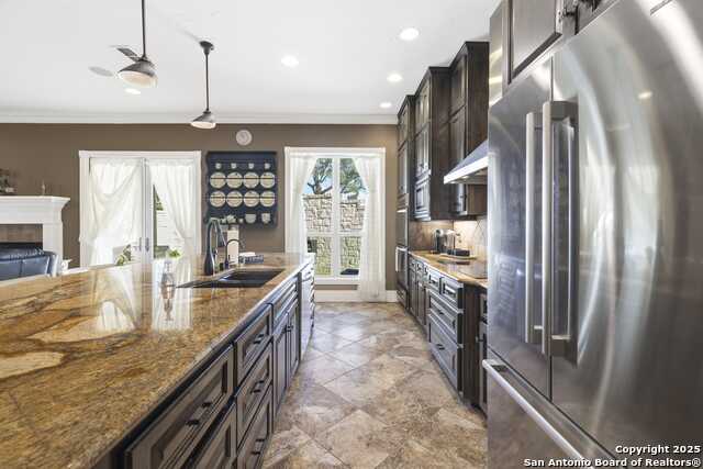 Listing photo id 5 for 150 St Andrews Loop E