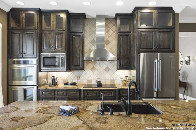 Listing photo id 7 for 150 St Andrews Loop E