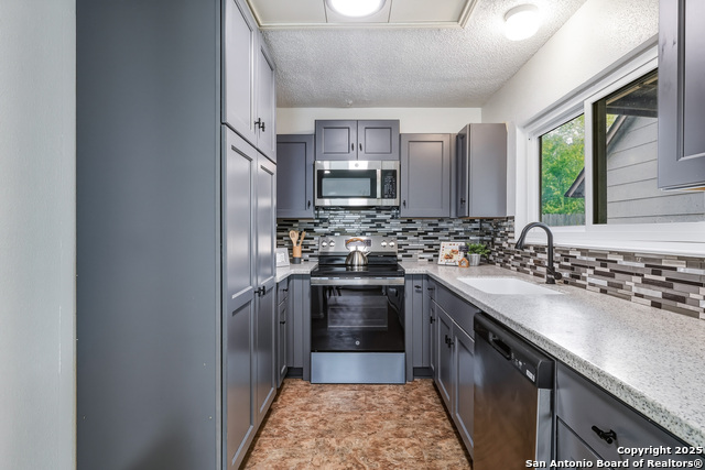 Image 4 of 30 For 2963 Ash Field