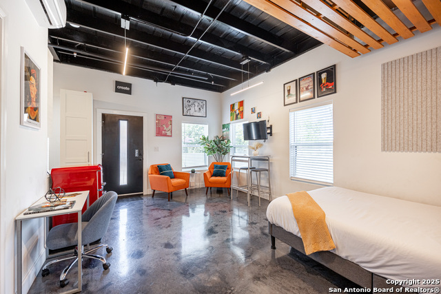 Image 11 of 29 For 811 Montana  1101