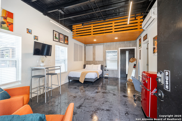 Image 14 of 29 For 811 Montana  1101