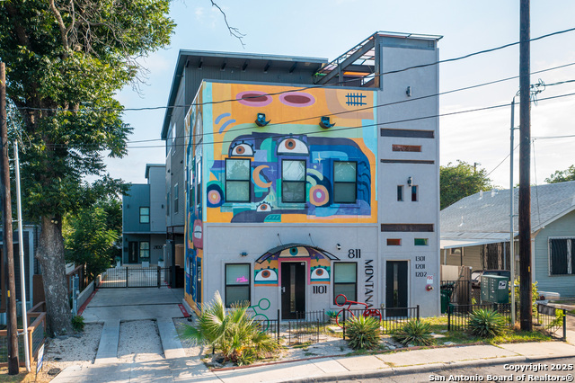 Image 23 of 29 For 811 Montana  1101