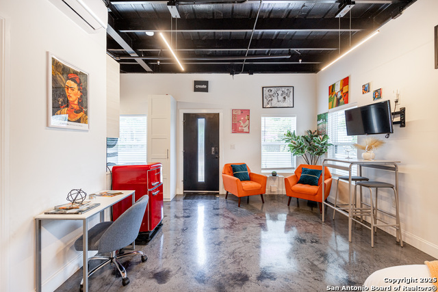 Image 4 of 29 For 811 Montana  1101