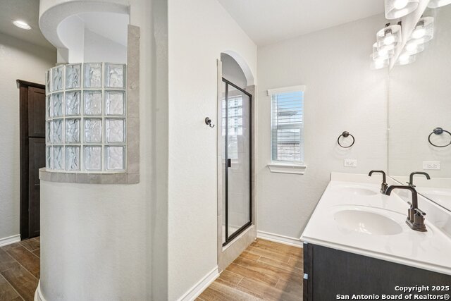 Image 16 of 45 For 7002 Comanche Star