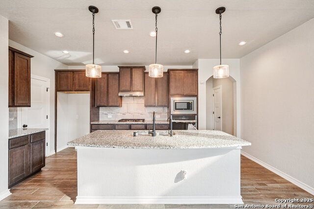 Image 8 of 45 For 7002 Comanche Star