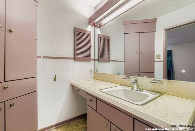 Image 10 of 17 For 742 Winfield