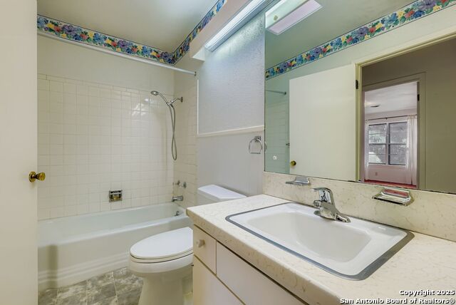 Image 12 of 17 For 742 Winfield