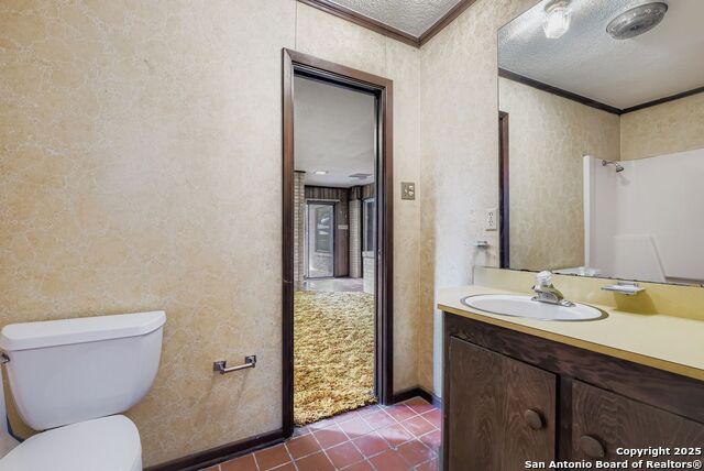 Image 15 of 17 For 742 Winfield