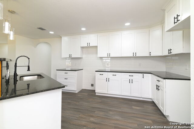 Image 8 of 26 For 13021 Prosperidad Ln