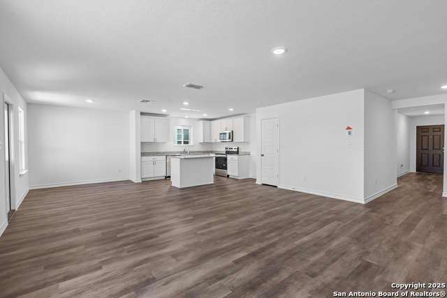 Image 6 of 30 For 4052 Bermuda Ln