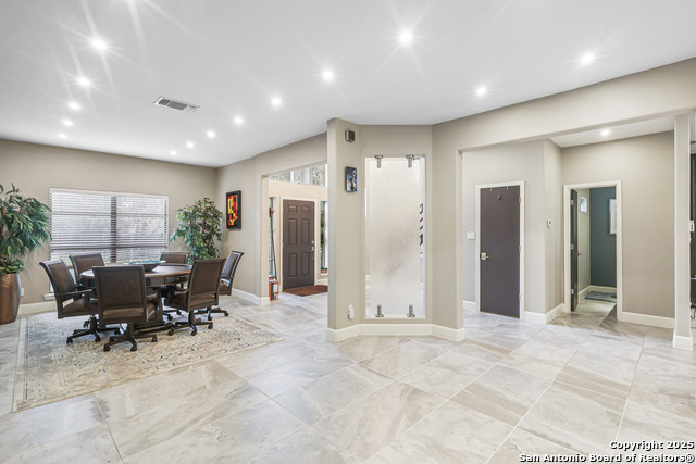 Image 10 of 45 For 15123 Mossoak Cove