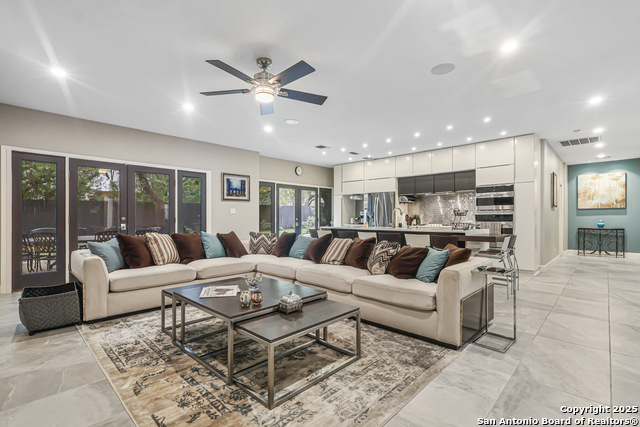 Image 13 of 45 For 15123 Mossoak Cove