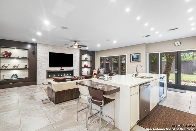 Image 17 of 45 For 15123 Mossoak Cove