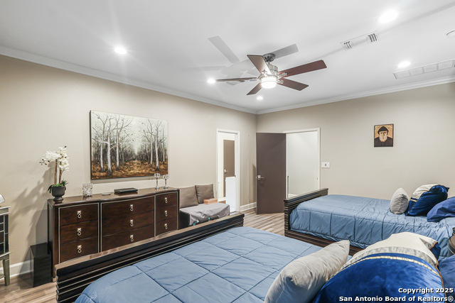 Image 19 of 45 For 15123 Mossoak Cove