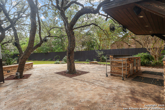 Image 37 of 45 For 15123 Mossoak Cove