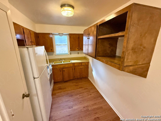 Image 5 of 11 For 2107 Olmos Dr W