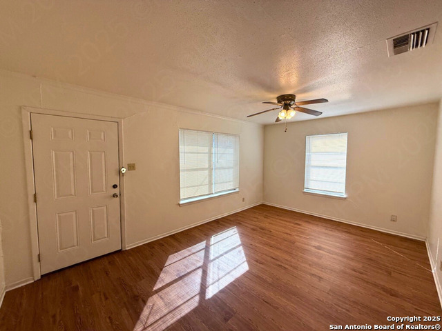 Image 6 of 11 For 2107 Olmos Dr W