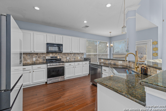 Image 11 of 39 For 718 Wildgrove Ln