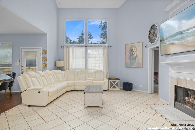 Image 16 of 39 For 718 Wildgrove Ln