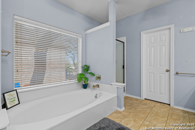 Image 21 of 39 For 718 Wildgrove Ln