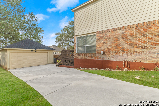 Image 5 of 39 For 718 Wildgrove Ln