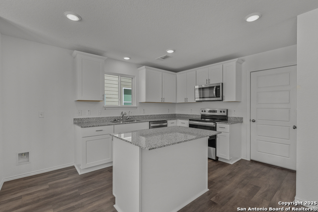 Image 13 of 28 For 4053 Bermuda Ln