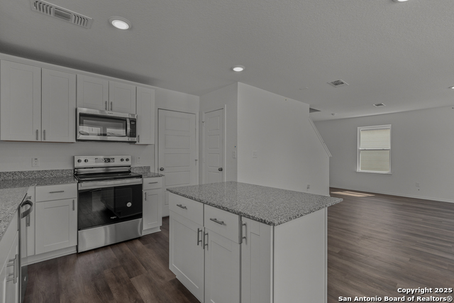 Image 15 of 28 For 4053 Bermuda Ln