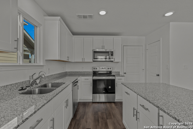 Image 16 of 28 For 4053 Bermuda Ln