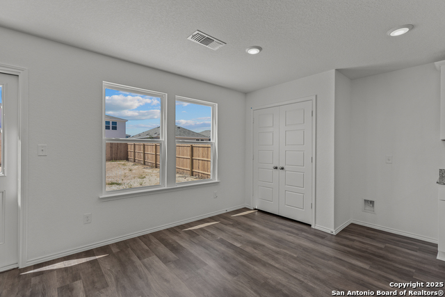 Image 6 of 28 For 4053 Bermuda Ln