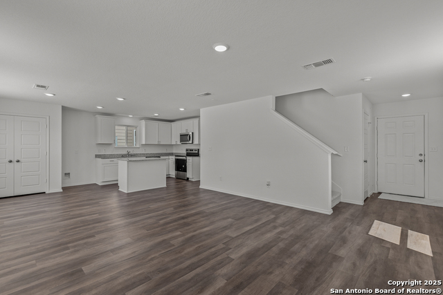 Image 8 of 28 For 4053 Bermuda Ln