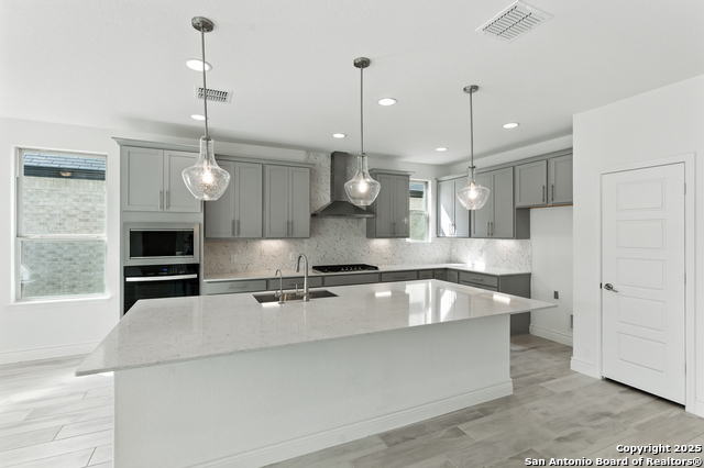 Image 8 of 25 For 1408 Halletsville