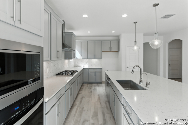 Image 9 of 25 For 1408 Halletsville