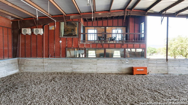 Listing photo id 10 for 728 Upper Moffett