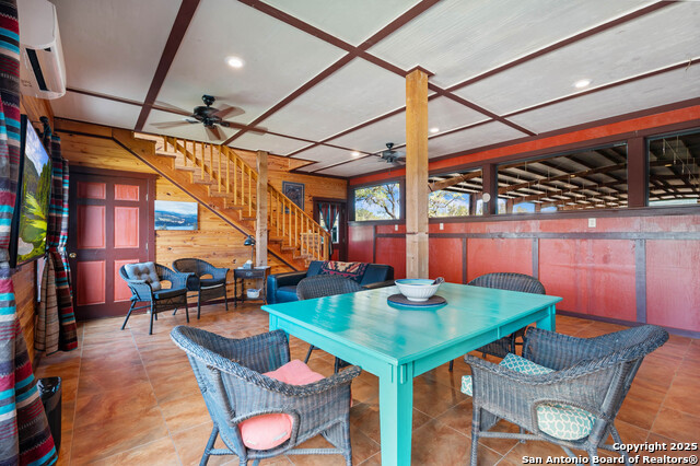 Listing photo id 14 for 728 Upper Moffett