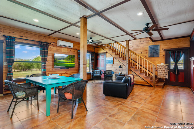 Listing photo id 15 for 728 Upper Moffett