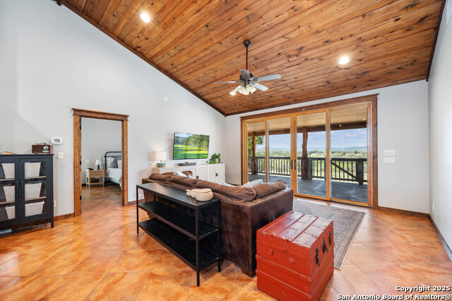 Listing photo id 31 for 728 Upper Moffett