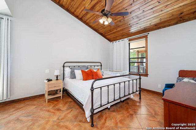 Listing photo id 36 for 728 Upper Moffett