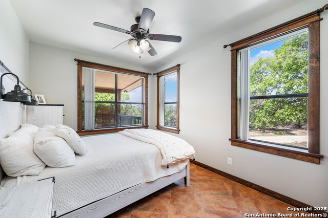 Listing photo id 37 for 728 Upper Moffett