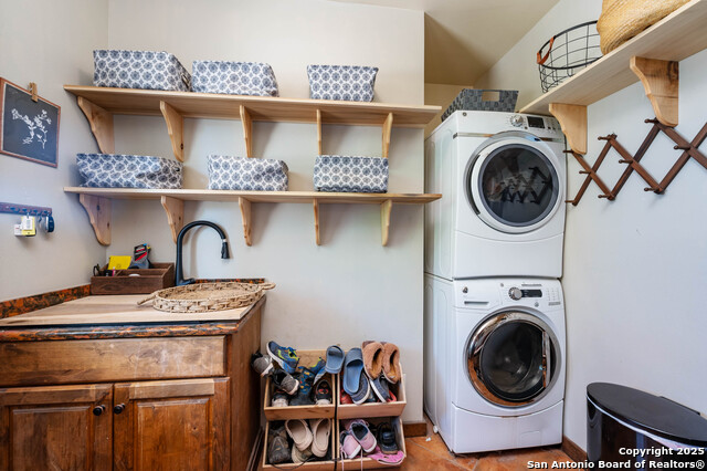 Listing photo id 40 for 728 Upper Moffett